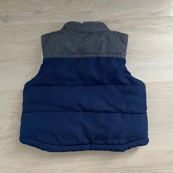 Gap  Baby Sherpa Puffer Vest - Picture 2 of 5